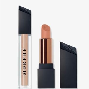 💋✨NIB OUT & A POUT IN THE COLOR TOASTY NUDE ✨💋